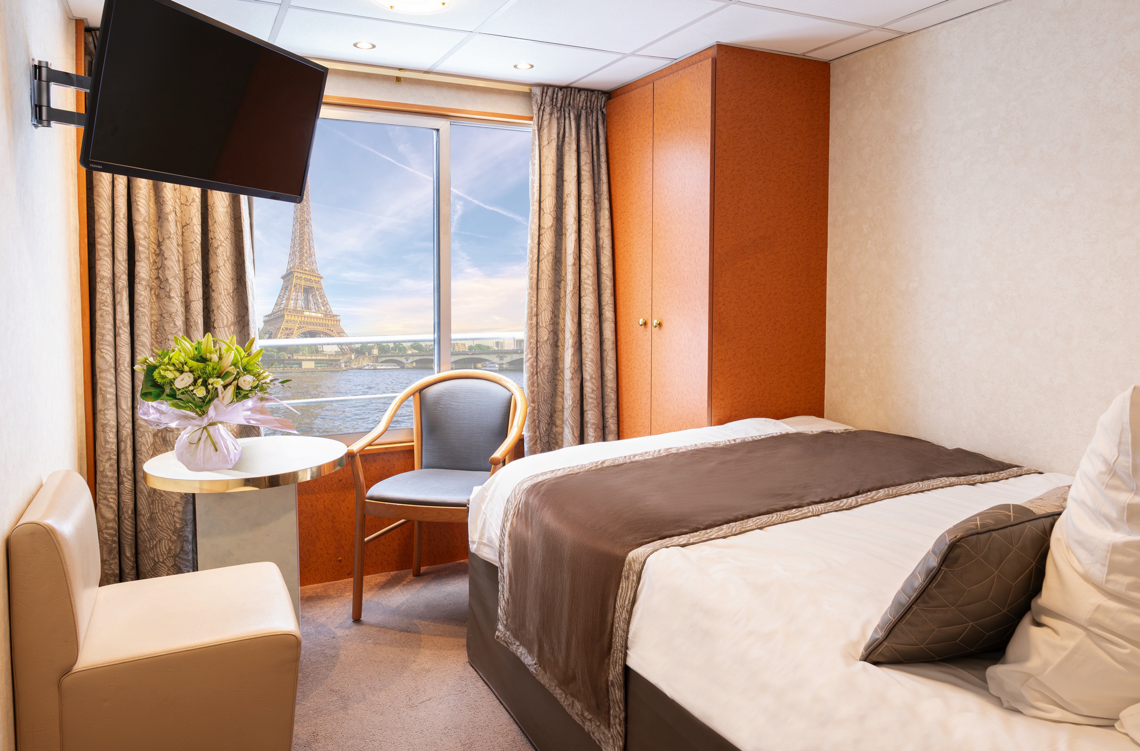 Upper Deck Double Bed - Accessible Cabin Cat B